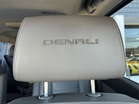 Used 2017 GMC Yukon XL Denali w/ Open Road Package image 19