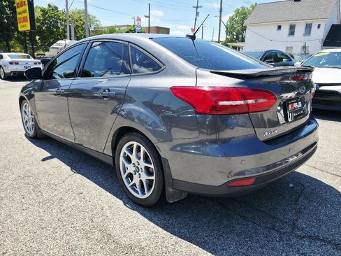Used 2015 Ford Focus SE w/ Equipment Group 201A FWD image 7