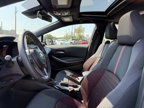 Used 2025 Toyota Corolla SE image 12