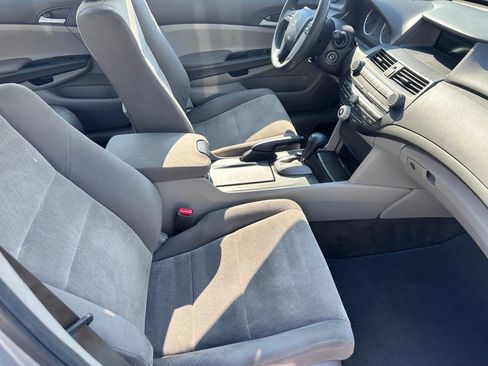 Used 2010 Honda Accord LX image 9