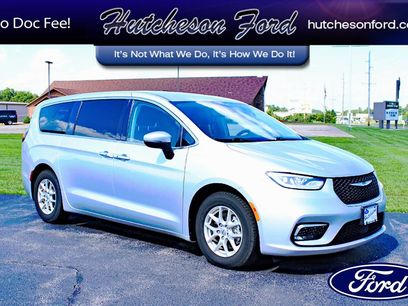 Used 2023 Chrysler Pacifica Touring-L