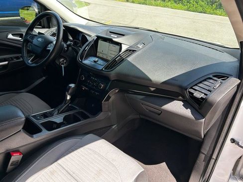 Used 2017 Ford Escape SE w/ Equipment Group 201A image 10