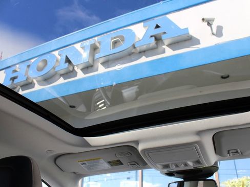 Used 2021 Ford Escape Titanium w/ Class II Trailer Tow Package image 29