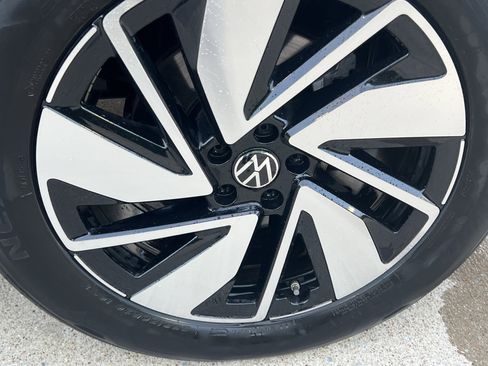 Certified 2024 Volkswagen Atlas SE FWD image 12