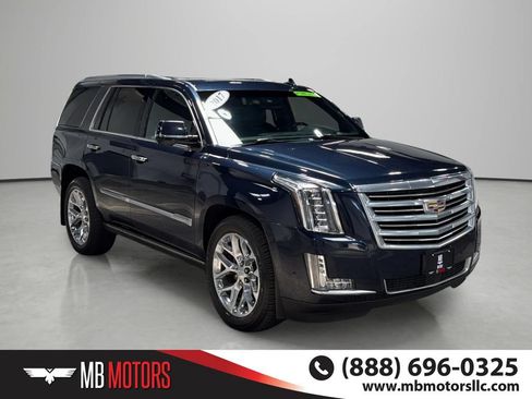 Used 2017 Cadillac Escalade Platinum AWD/4WD image 6