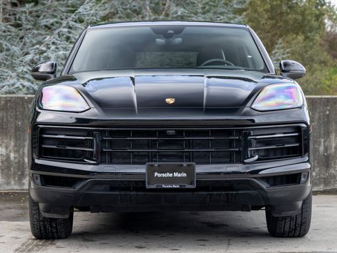 Certified 2025 Porsche Cayenne Coupe image 8
