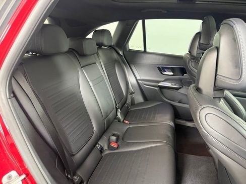 Used 2024 Mercedes-Benz GLC 300 4MATIC image 18