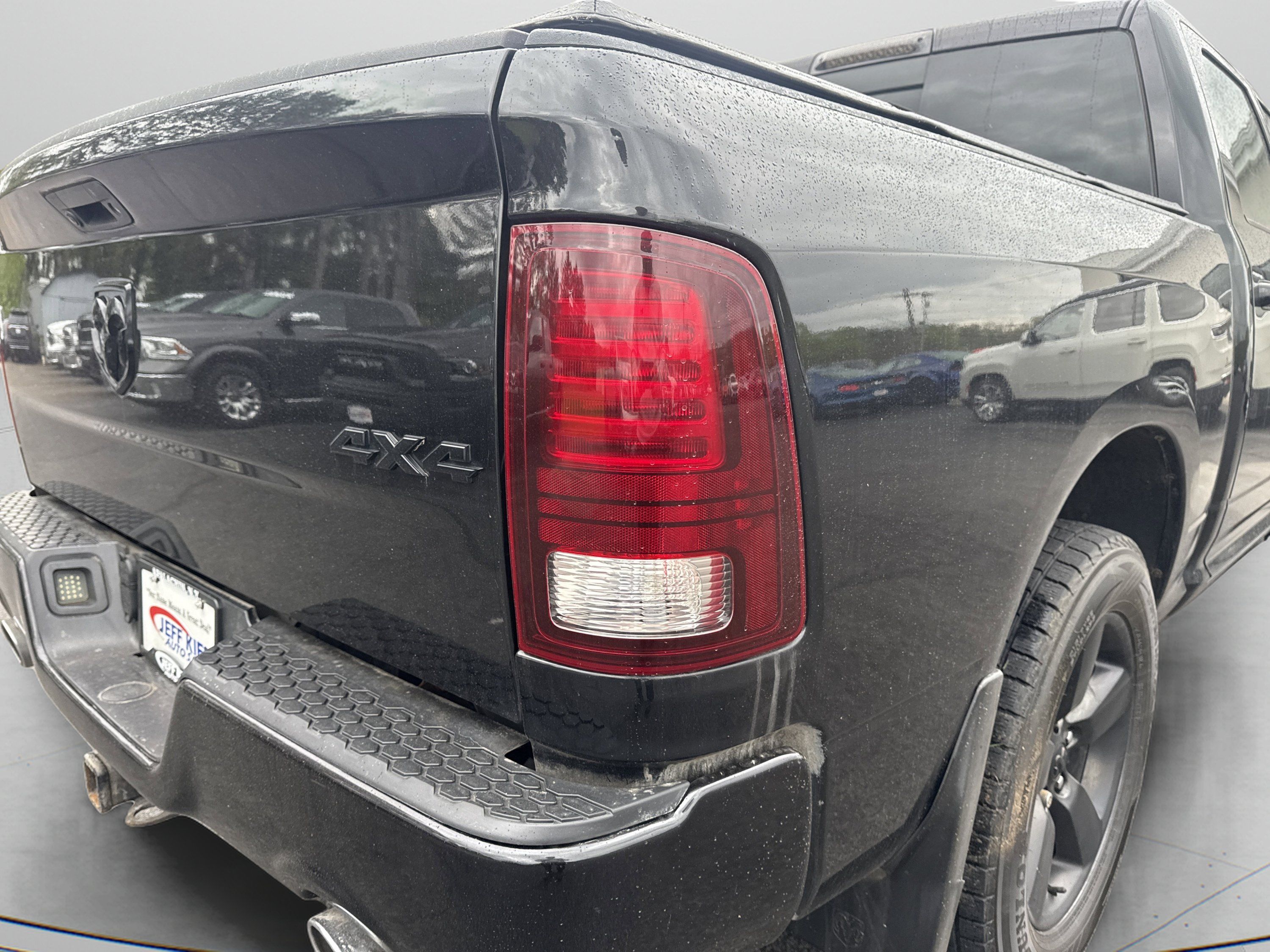 Used 2017 RAM 1500 Sport w/ Black Ram 1500 Sport Group AWD/4WD image 5