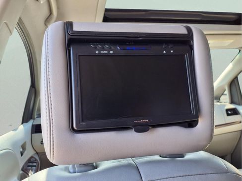 Used 2011 Toyota Sienna XLE image 22