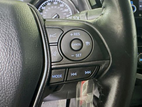 Used 2021 Toyota Camry SE FWD image 17