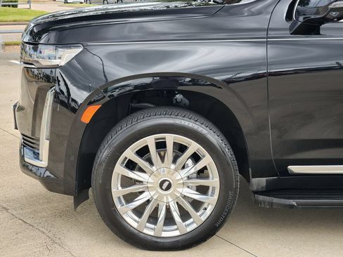 Used 2022 Cadillac Escalade Premium Luxury AWD/4WD image 8