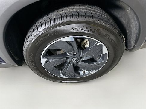 Used 2025 Nissan Rogue SV image 11