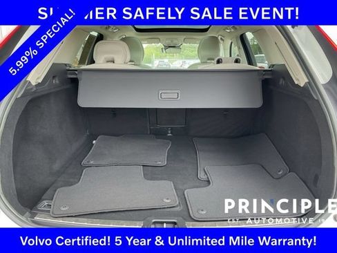 Certified 2023 Volvo XC60 B5 Plus w/ Climate Package FWD image 15