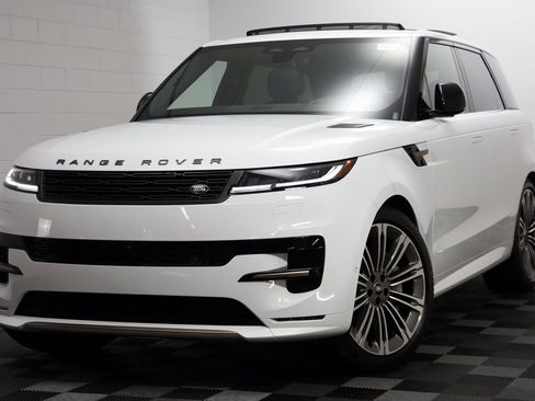 New 2025 Land Rover Range Rover Sport Dynamic SE image 2