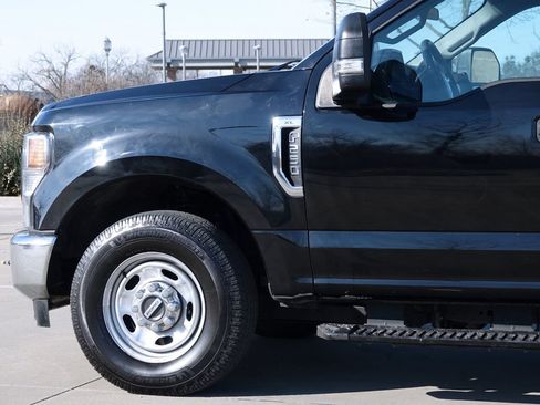 Used 2022 Ford F250 XL w/ Power Equipment Group image 11