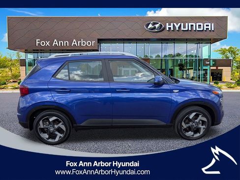 Certified 2023 Hyundai Venue Limited FWD image 6