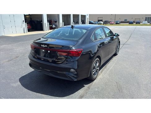 Used 2024 Kia Forte LXS FWD image 6