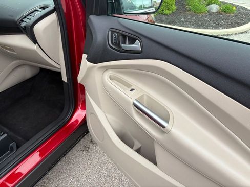 Used 2017 Ford Escape Titanium FWD image 28