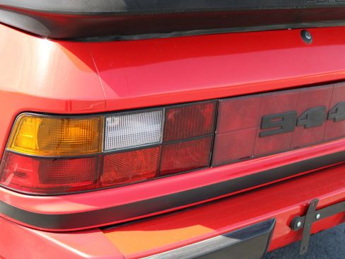 Used 1988 Porsche 944 Coupe image 12