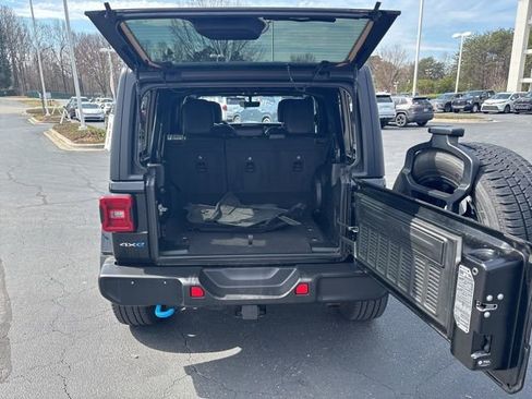 Used 2023 Jeep Wrangler Unlimited Sahara w/ Cold Weather Group image 8