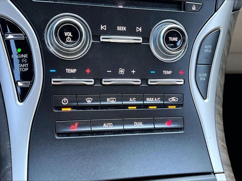 Used 2018 Lincoln MKX Select w/ Select Plus Package FWD image 35