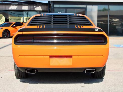 Used 2014 Dodge Challenger R/T RWD image 5