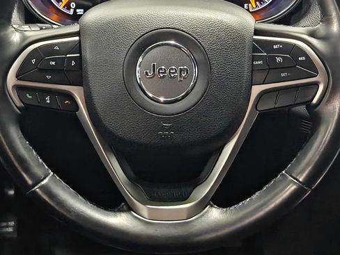 Used 2020 Jeep Grand Cherokee Laredo w/ Laredo X Package AWD/4WD image 5
