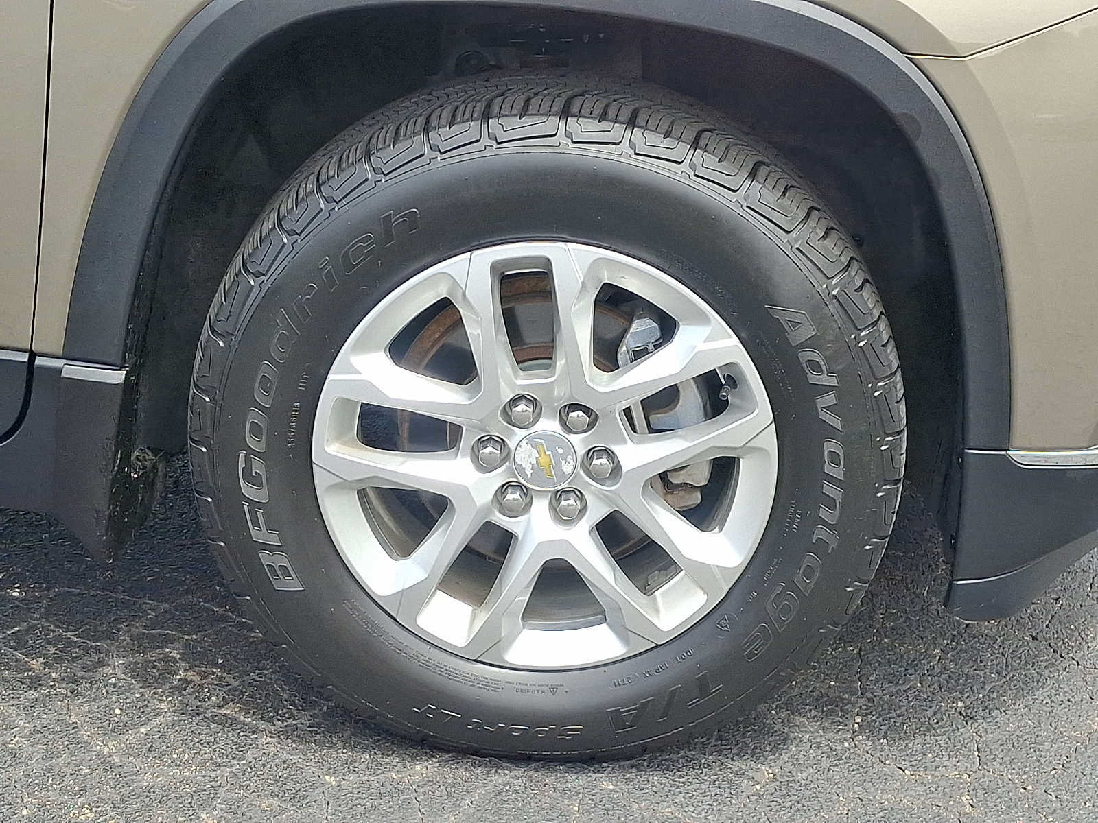 Used 2020 Chevrolet Traverse LT w/ LPO, Floor Liner Package AWD/4WD image 8