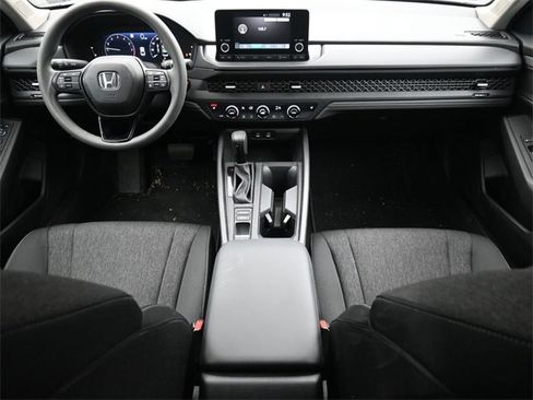 Used 2025 Honda Accord SE image 29