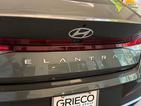 Used 2024 Hyundai Elantra SEL FWD image 10