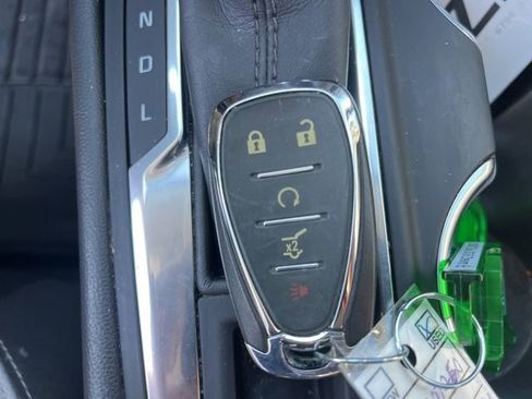 Used 2018 Chevrolet Equinox LT image 30