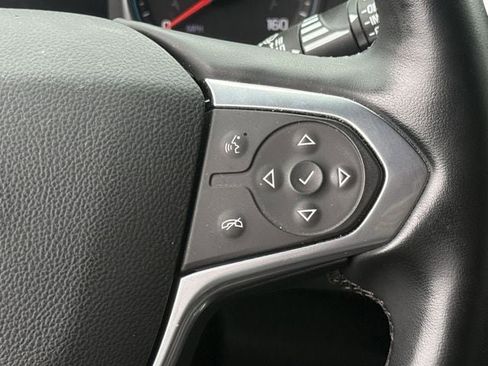 Used 2023 Chevrolet Traverse LT FWD image 14