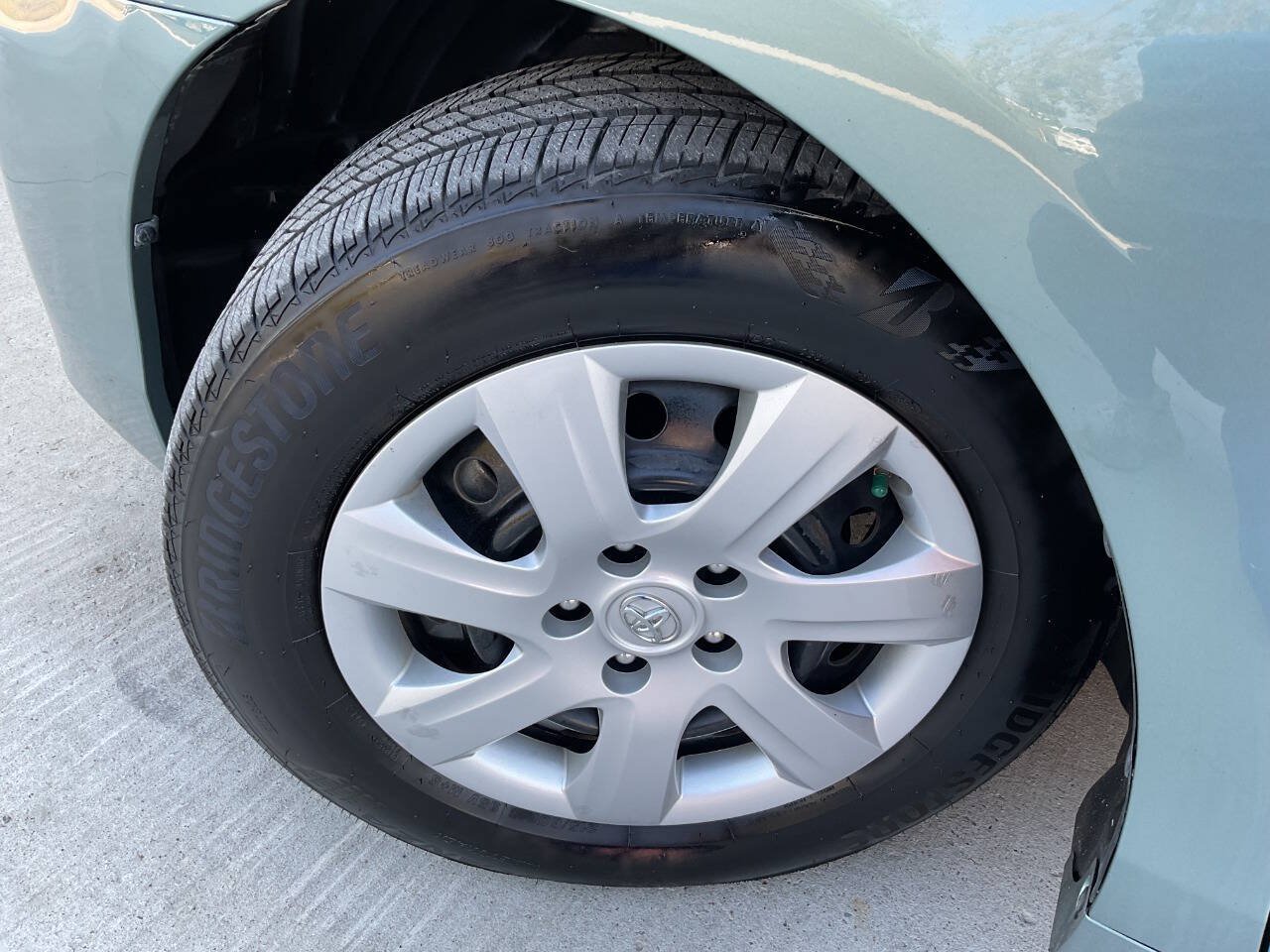 Used 2011 Toyota Camry LE FWD image 40
