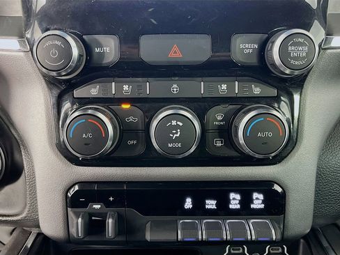 Used 2022 RAM 1500 Laramie AWD/4WD image 22