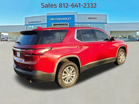 Used 2022 Chevrolet Traverse LT image 7
