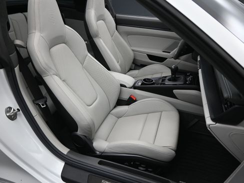 Certified 2024 Porsche 911 Targa 4 GTS image 13