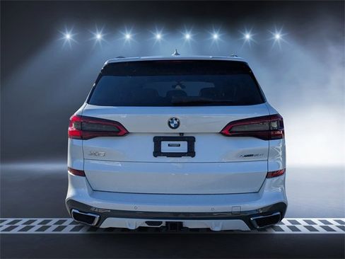 Used 2019 BMW X5 xDrive50i w/ M Sport Package image 4