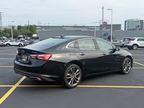 Used 2022 Chevrolet Malibu Premier FWD image 3