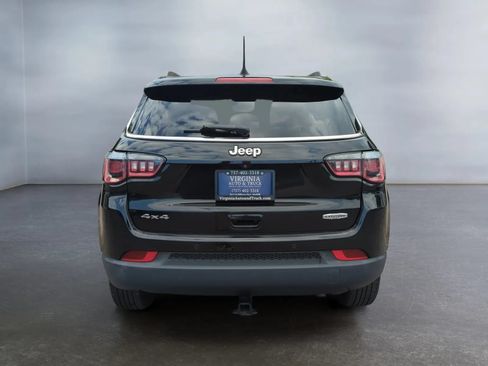 Used 2018 Jeep Compass Latitude w/ Popular Equipment Group AWD/4WD image 9
