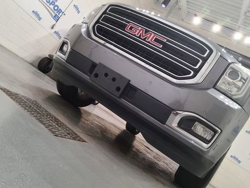 Used 2018 GMC Yukon SLT w/ Open Road Package RWD image 45