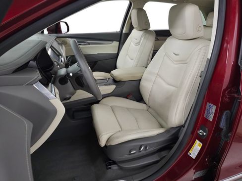 Used 2017 Cadillac XT5 Premium Luxury AWD/4WD image 17