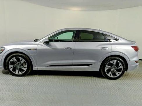 Used 2022 Audi e-tron Premium Plus w/ Premium Plus Package image 3