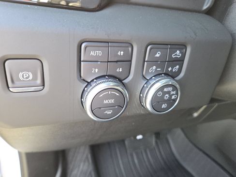 Used 2025 GMC Sierra 2500 AT4X AWD/4WD image 6