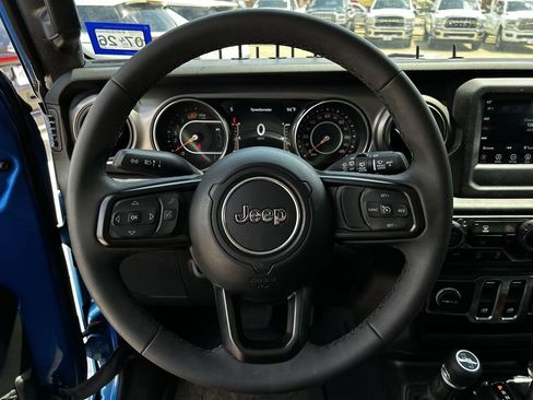 Used 2023 Jeep Wrangler Sport AWD/4WD image 12