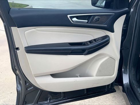 Used 2018 Ford Edge Titanium w/ Equipment Group 301A image 22