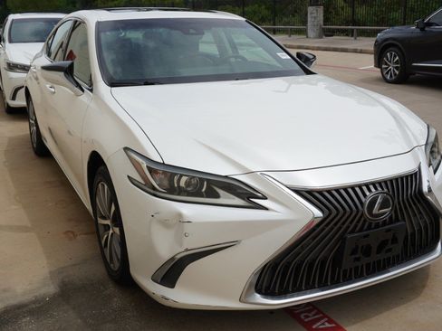 Used 2019 Lexus ES 350 w/ Premium Package FWD image 3
