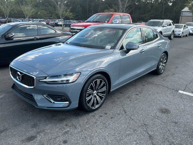 Used 2022 Volvo S60 B5 Inscription AWD/4WD image 3