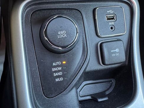 Used 2018 Jeep Compass Sport w/ Tech Group image 22