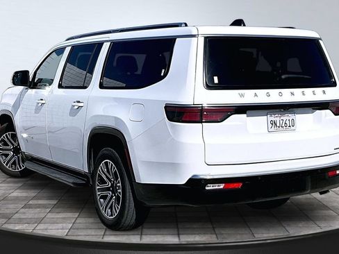 Certified 2024 Jeep Wagoneer L Series II w/ Flexible Seating Group AWD/4WD image 22