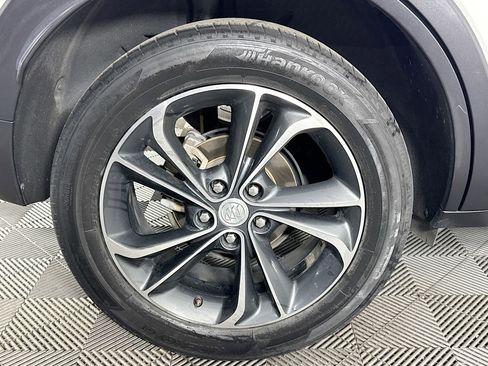 Used 2022 Buick Encore GX Essence FWD image 56